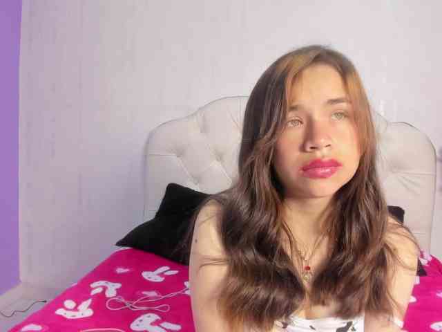 Hot-Barbie-Poku webcam