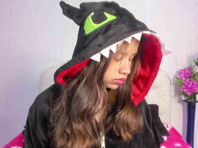 Hot-Barbie-Poku webcam