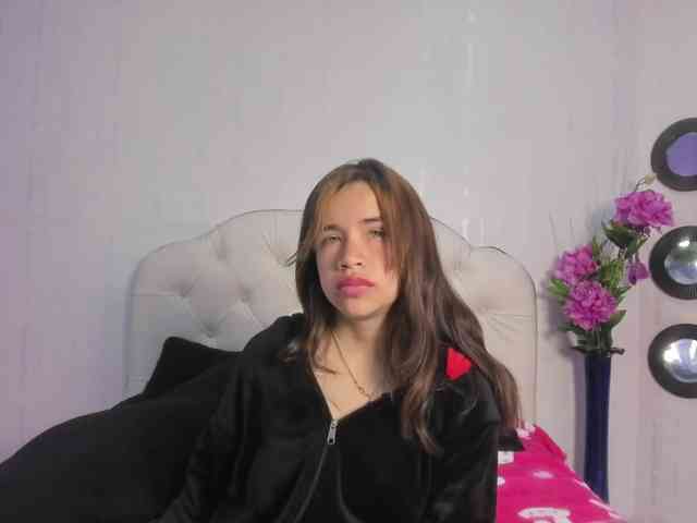 Hot-Barbie-Poku webcam