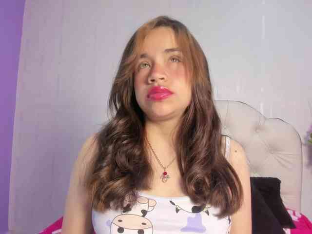 Hot-Barbie-Poku webcam