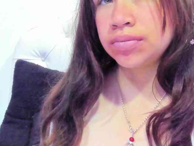 Hot-Barbie-Poku webcam