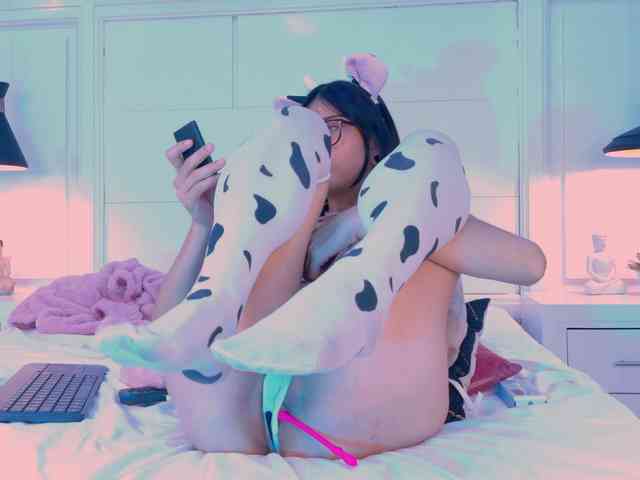 Velvet-Nova Live Webcam on BongaCams