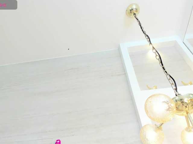 EmilyBrowne's BongaCams show and profile