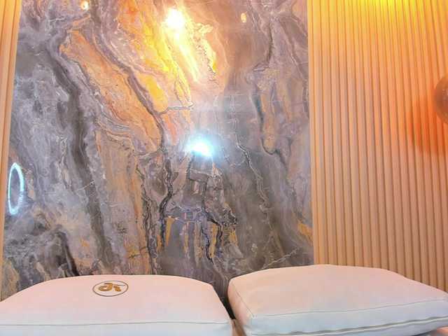 BecaWinn's BongaCams show and profile