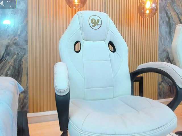 BecaWinn's BongaCams show and profile