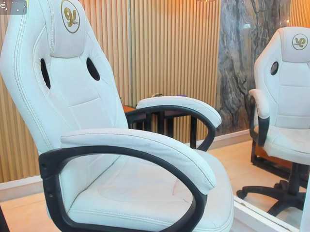 BecaWinn's BongaCams show and profile