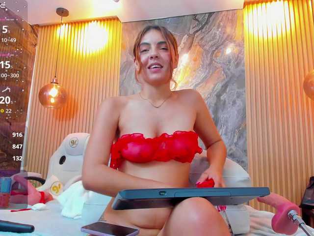 BecaWinn's BongaCams show and profile