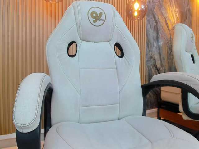 BecaWinn's BongaCams show and profile