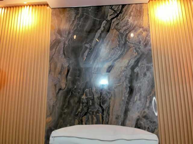 BecaWinn's BongaCams show and profile