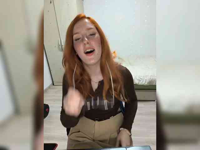 AmaryllisFox Live Webcam on BongaCams