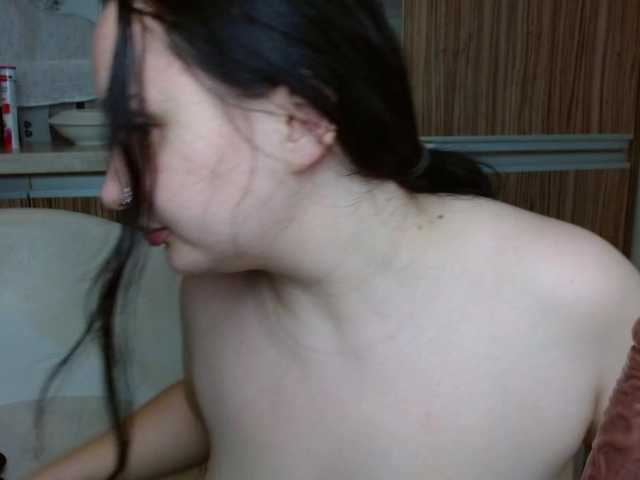 Sex chat gratuit in direct cu curvybomb pe BongaCams