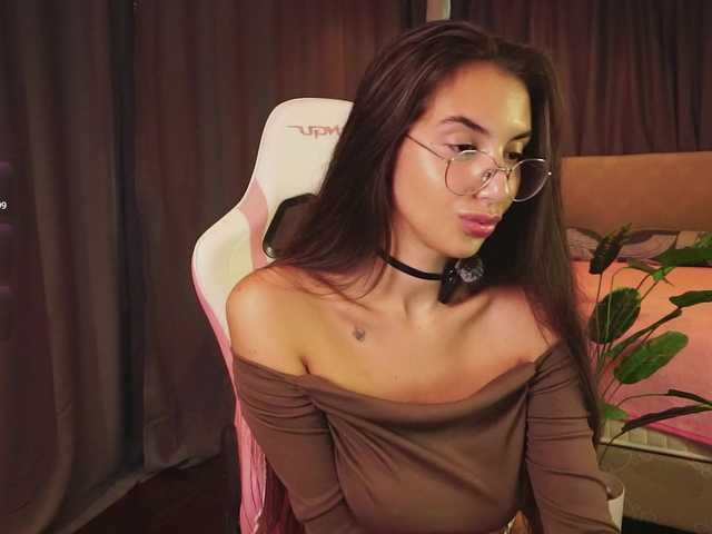 IsabellaTeetz's BongaCams show and profile