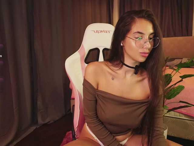 IsabellaTeetz's BongaCams show and profile
