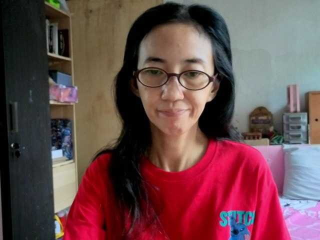 bee077's BongaCams show and profile