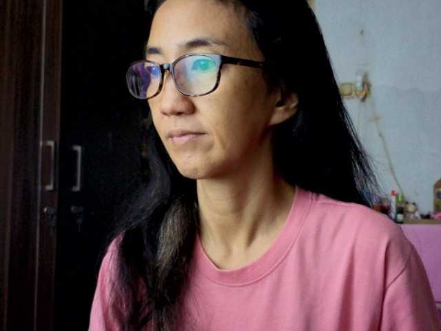 bee077's BongaCams show and profile