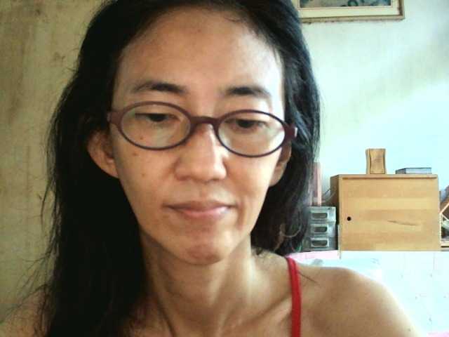 bee077's BongaCams show and profile