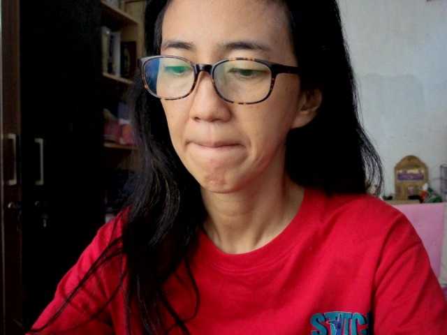 bee077's BongaCams show and profile