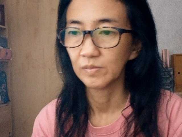 bee077's BongaCams show and profile