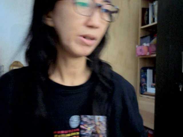 bee077's BongaCams show and profile