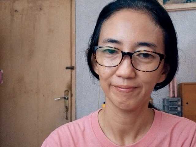 bee077's BongaCams show and profile