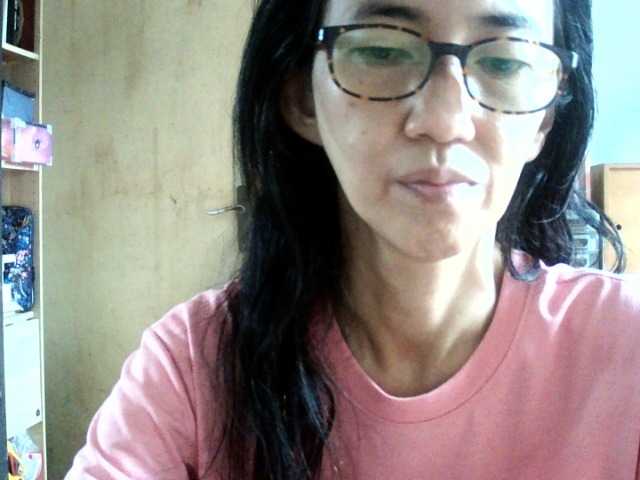 bee077's BongaCams show and profile