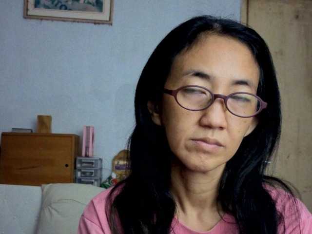 bee077 Live Cam on BongaCams