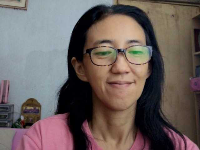 bee077's BongaCams show and profile