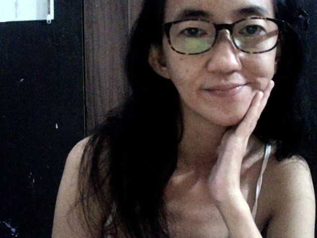 bee077's BongaCams show and profile