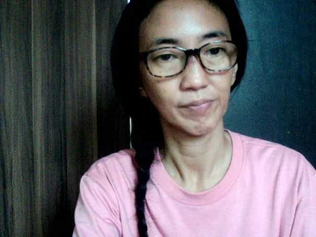 bee077's BongaCams show and profile