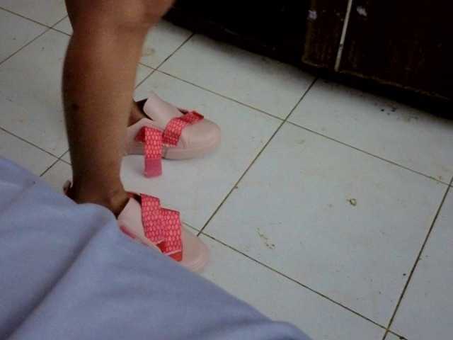 bee077's BongaCams show and profile