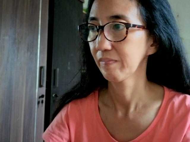 bee077's BongaCams show and profile