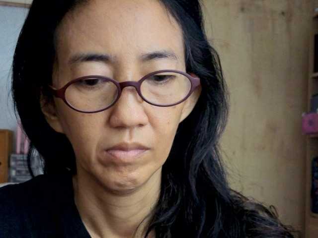 bee077's BongaCams show and profile