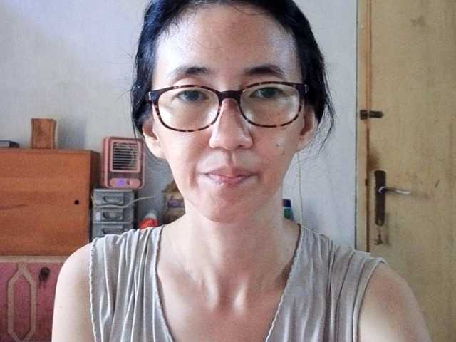 bee077's BongaCams show and profile