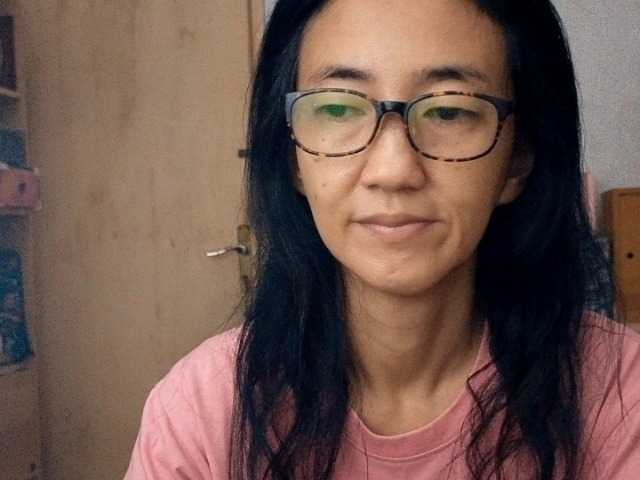 bee077's BongaCams show and profile