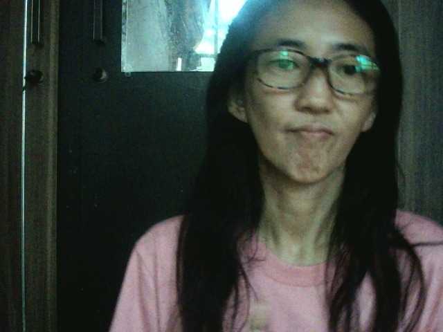 bee077's BongaCams show and profile