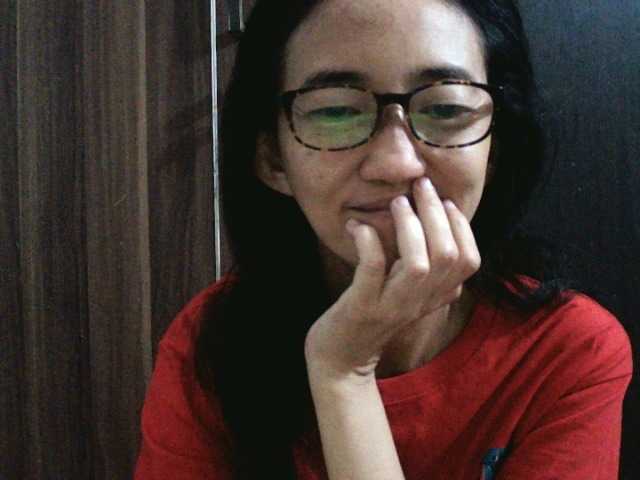 bee077's BongaCams show and profile