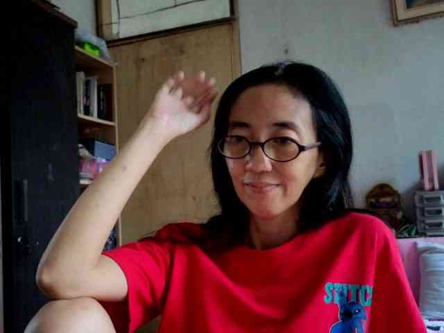 theQueenBee (bee077)