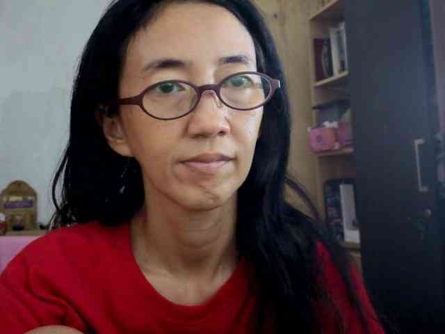 bee077 Live Webcam on BongaCams