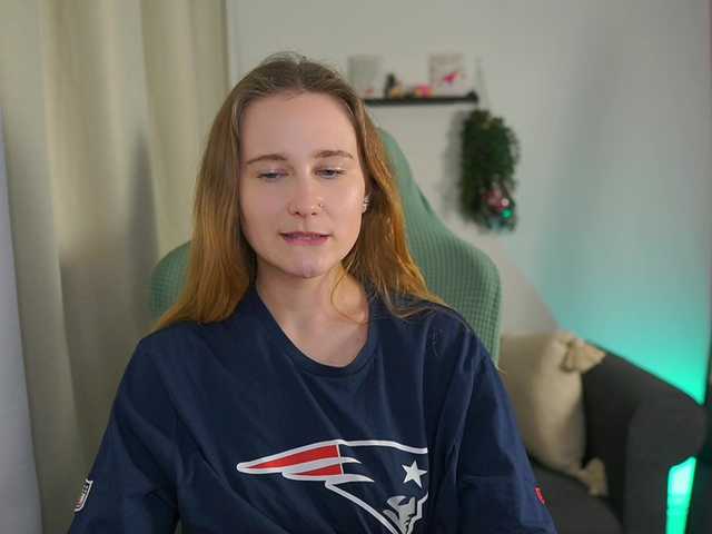 glossybabe's BongaCams show and profile