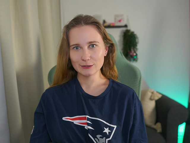 glossybabe's BongaCams show and profile