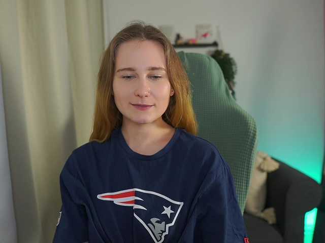 glossybabe's BongaCams show and profile