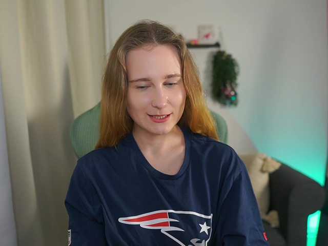 glossybabe's BongaCams show and profile