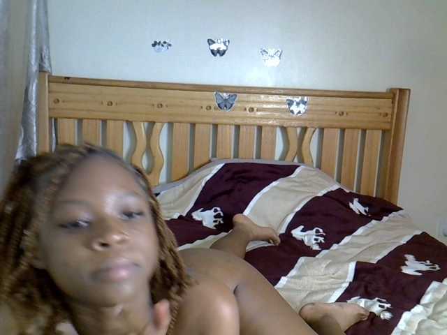 Shannyshwaty from BongaCams