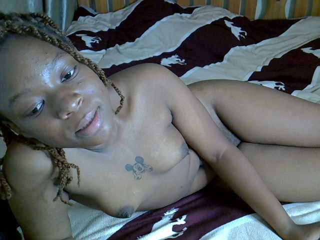 Shannyshwaty webcam bongacams model stream image