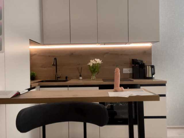 DeberaWarsham's BongaCams show and profile