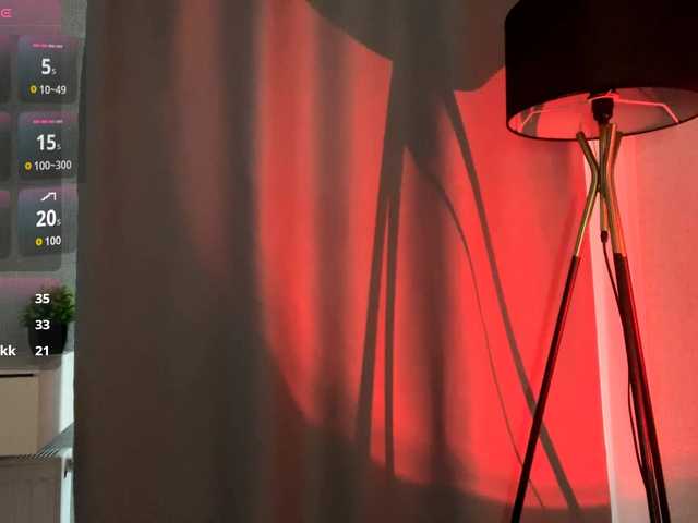 DeberaWarsham's BongaCams show and profile