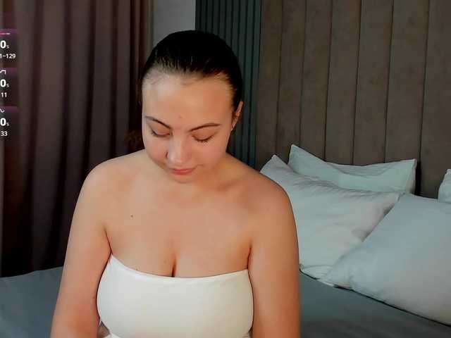 IonaShay live cam