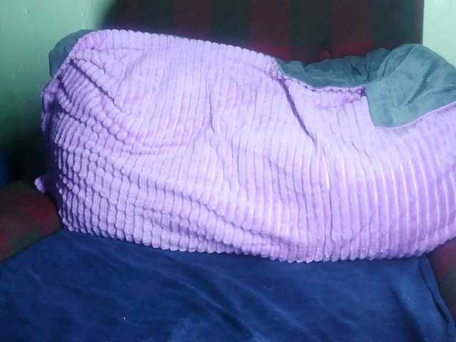  Petite-200 chat room