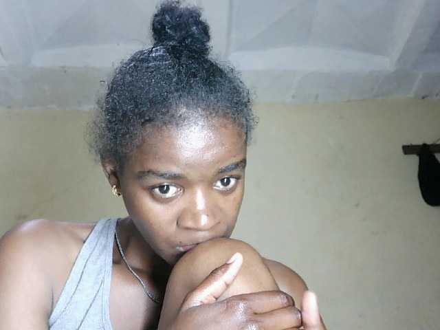 Petite-200 – webcam model profile photo