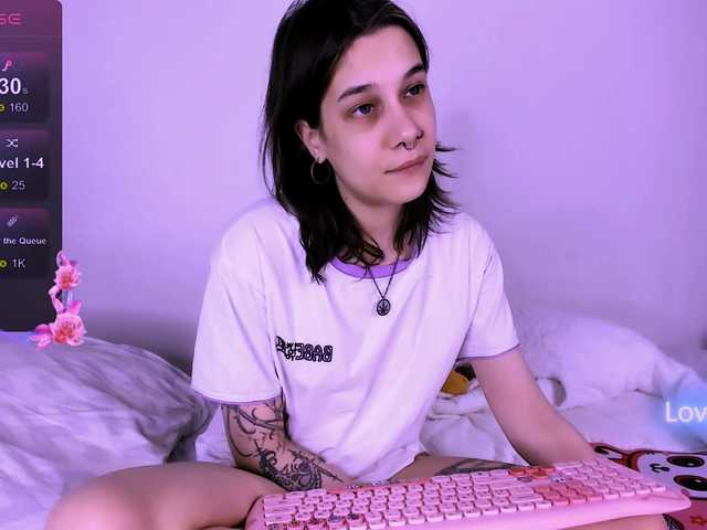  CaraDelfie chat room